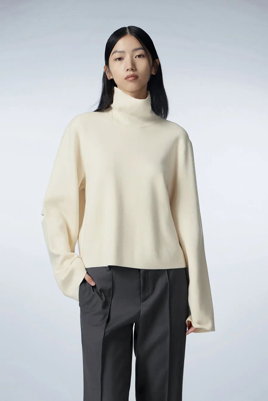 Sweater / JNBY Turtleneck Loose-fit Cropped Sweater